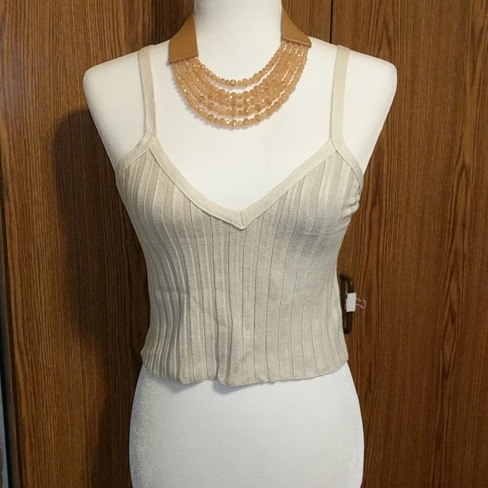🌹Mandee Ribbed Crop Top🌹 - Picture 1 of 8